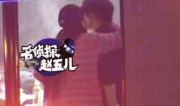 摸胸接吻视频,揭秘摸胸接吻视频背后的故事